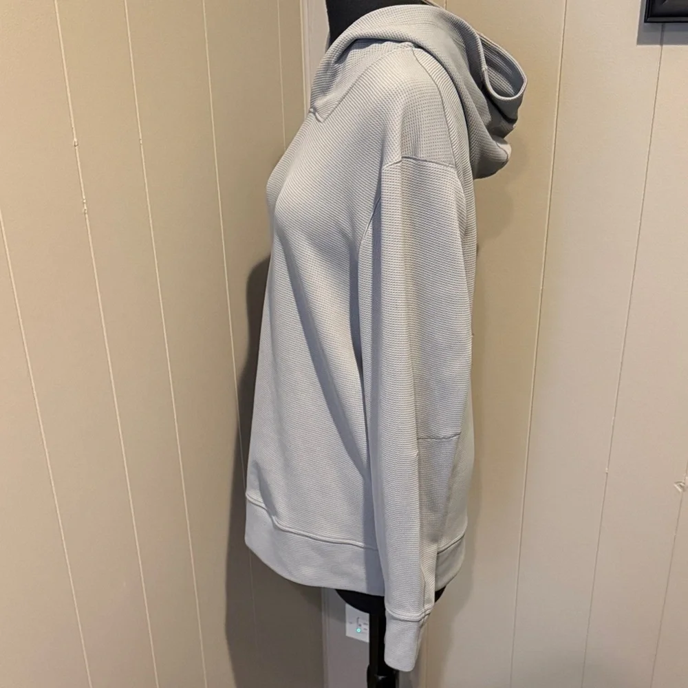 Lululemon Athletica Women’s Light Gray Pullover Knit Hoodie